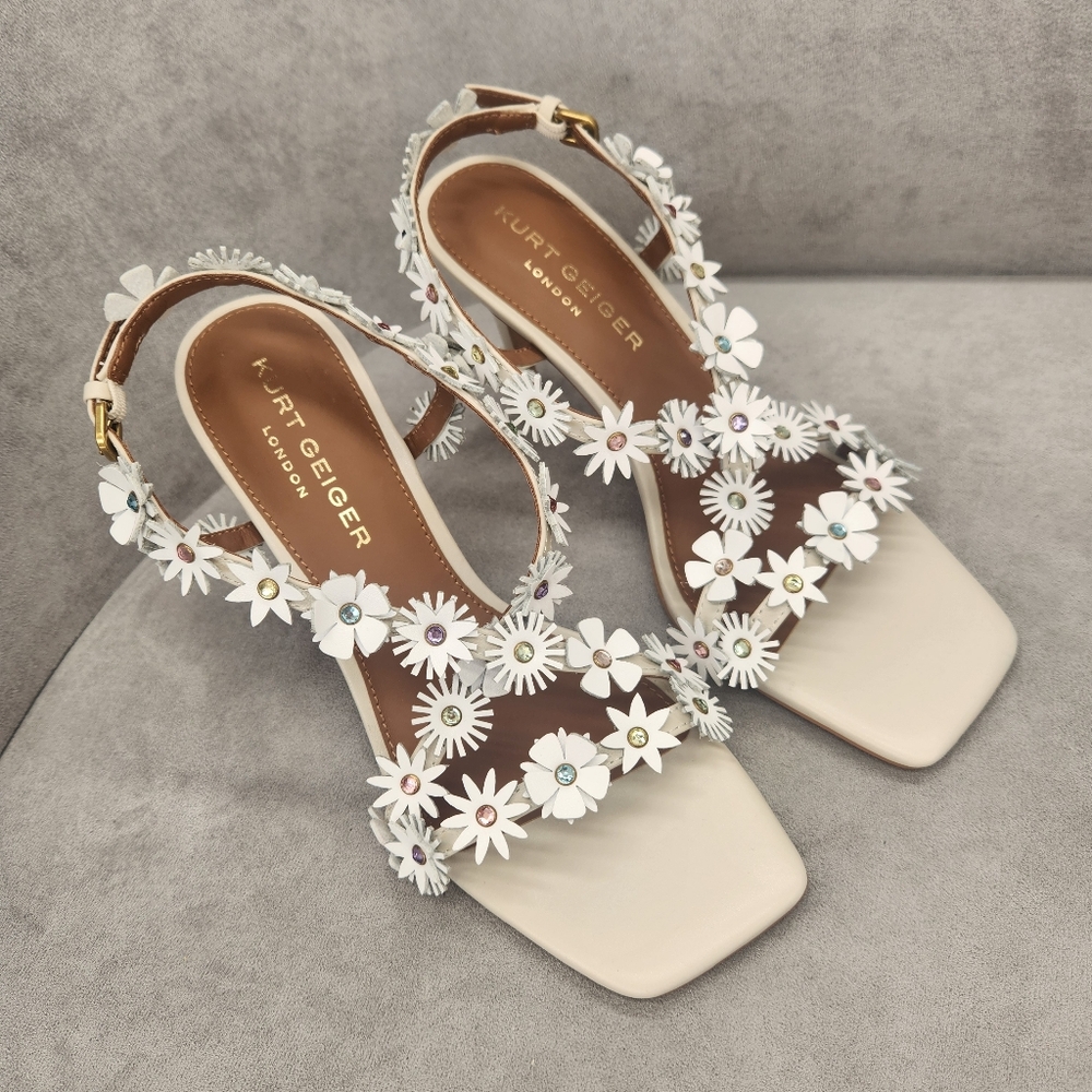 Kurt Geiger Heeled Sandals 9.5 White Leather Flower 3D Rhinestone Bridal New$240 - Picture 2 of 16